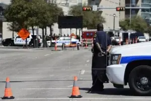 Al menos 27 muertos y docenas de heridos deja el tiroteo en iglesia de Texas