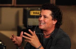 Carlos Vives vuelve para contar historias en “Vives”, su disco más extenso