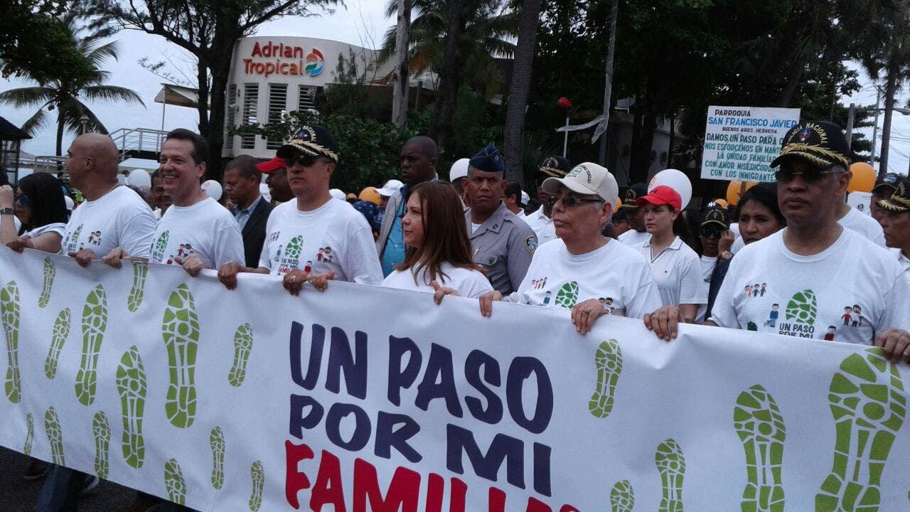 Miles  de feligreses de la Iglesia Católica marchan en favor de la familia