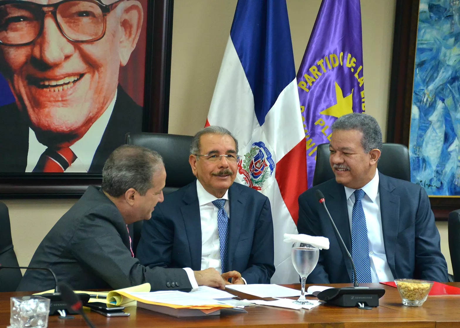 Leonel Fernández afirma en algún momento informarán juristas escogidos para tratar tema primarias