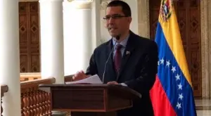 Gobierno venezolano dice que excarcelaciones son “firme voluntad” de diálogo