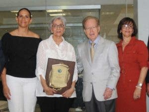 María Alicia  Molina Espaillat, Francia Espaillat, José Luis Corripio Estrada y Amelia Molina Espaillat.