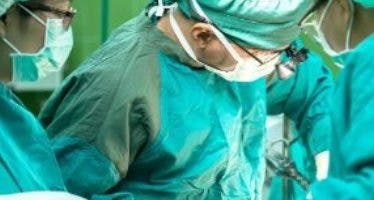 Cirujano admite puso iniciales en hígado de pacientes
