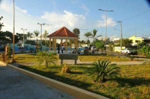 Alcaldía Santo Domingo Este inaugura Parque los Tres Ojos en el Ensanche Isabelita