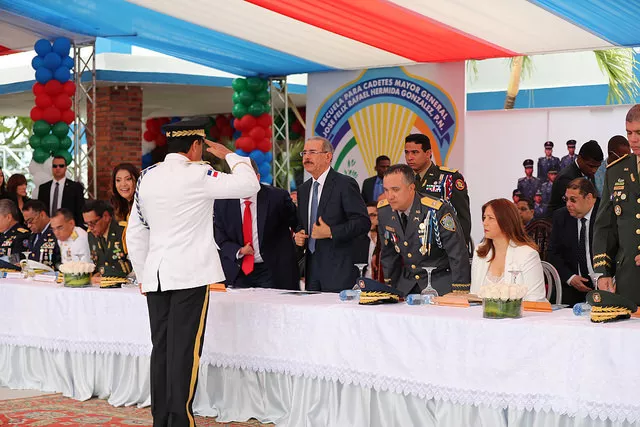 Presidente Danilo Medina encabeza graduación de 77 cadetes de la PN