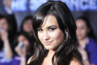 Demi Lovato. Cantante-