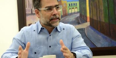 Ernesto Selman renuncia como miembro del PLD