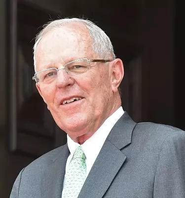 Kuczynski defiende su inocencia en Congreso