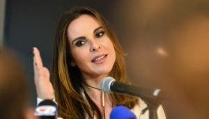 Kate del Castillo se ríe de sí misma en el cabaret “I’m OKate!»