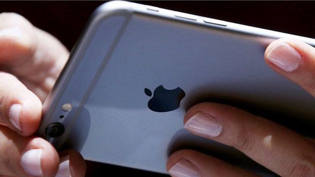 ¿Está más lento tu iPhone? Apple reconoce por primera vez que ralentiza deliberadamente sus teléfonos