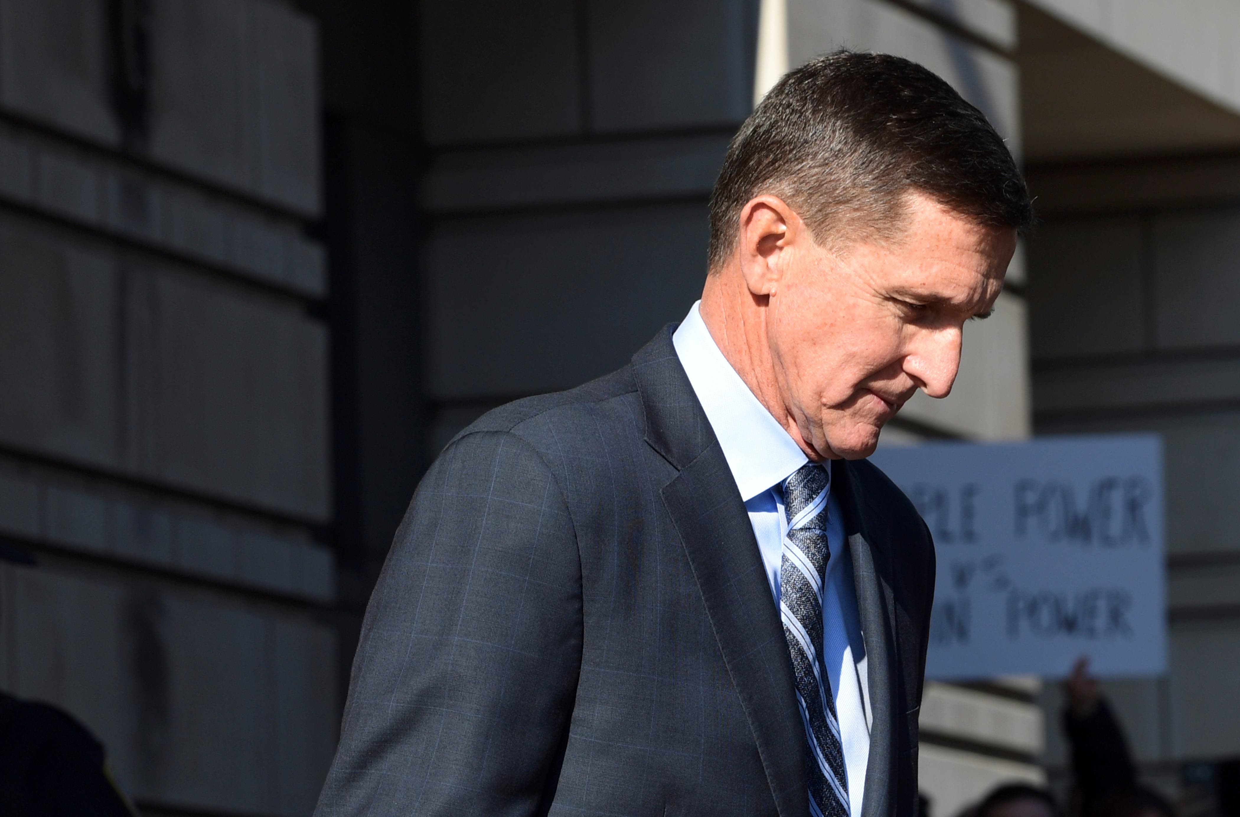 Flynn se declara culpable en la trama rusa y señala al entorno de Trump