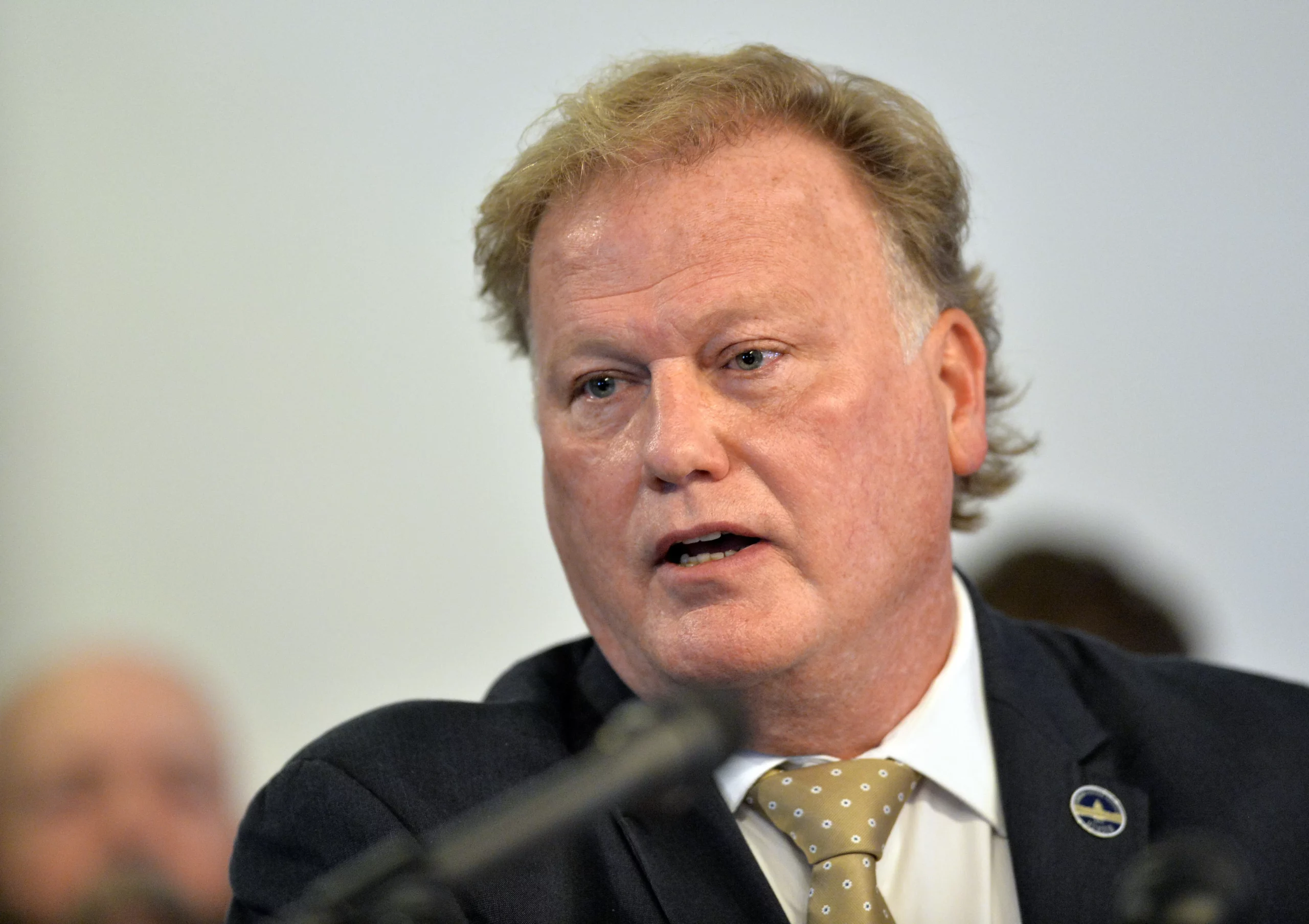 Confirman suicidio del legislador Dan Johnson señalado por acoso sexual