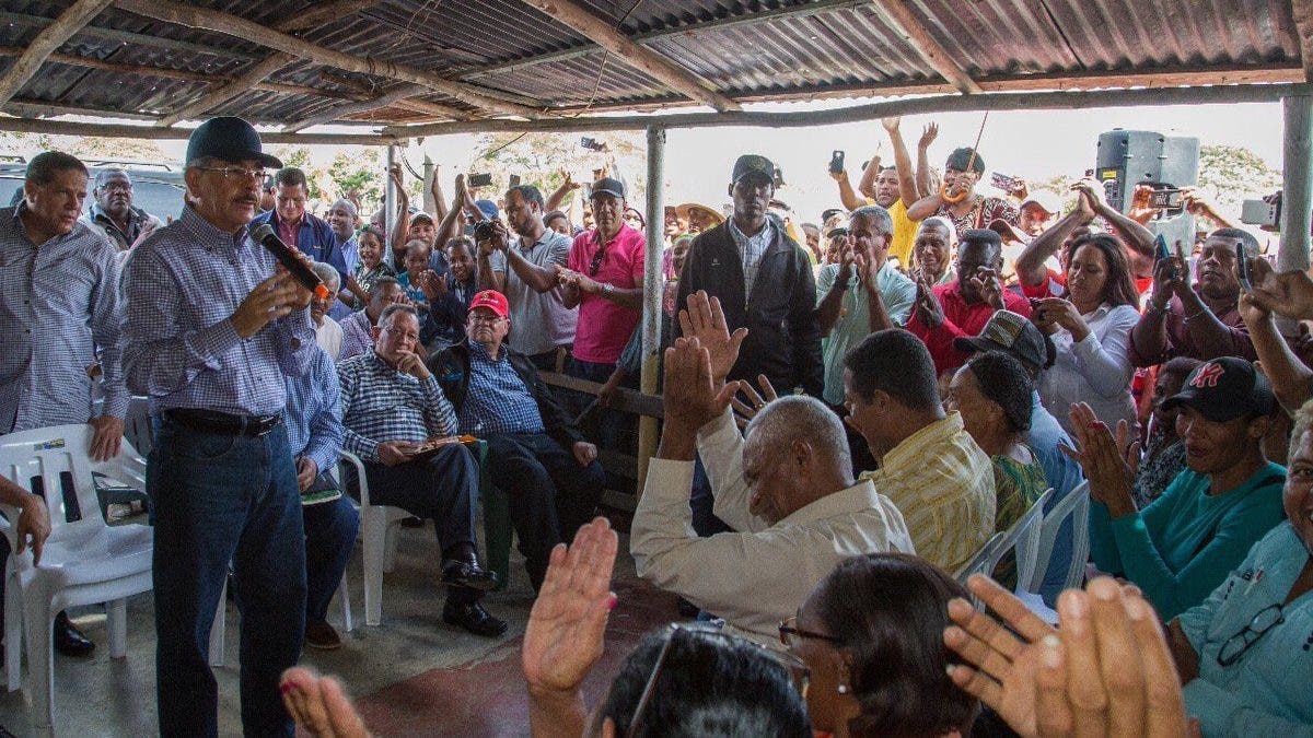 Danilo Medina apoya productores agropecuarios de El Seibo