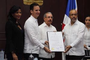 Presidente Danilo Medina es declarado “Hijo Adoptivo” de Puerto Plata