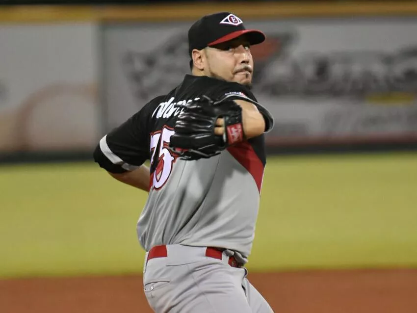 Leones del Escogido emboscan a Gigantes del Cibao en ronda semifinal del béisbol