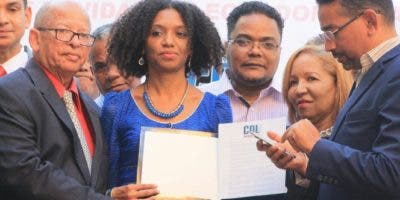 Colegio Dominicano de Locutores reconoce a la periodista Kenia Del Orbe Ayala