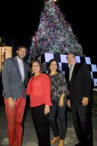 Cementos Cibao realizó encendido del árbol navideño 2017