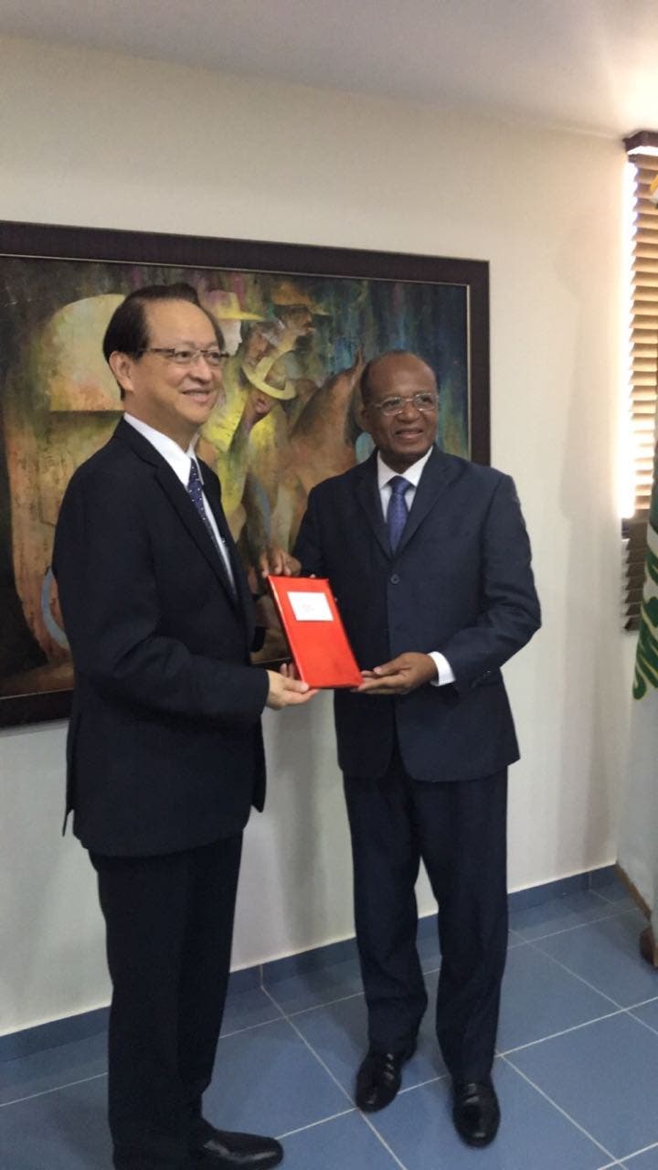 Embajador taiwanés se reúne con director de la OMSA para hablar sobre transporte