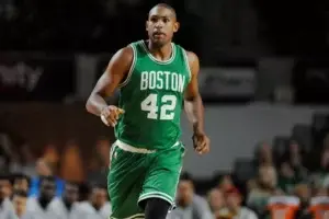 Horford aprovechó el regalo de Harden y Celtics completan remontada