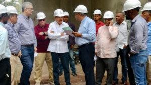 Danilo Medina supervisa construcción del nuevo santuario Santo Cristo de los Milagros de Bayaguana