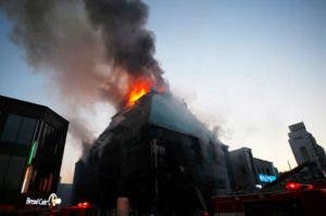 Al menos 29 muertos en el incendio de una sauna en Corea del Sur