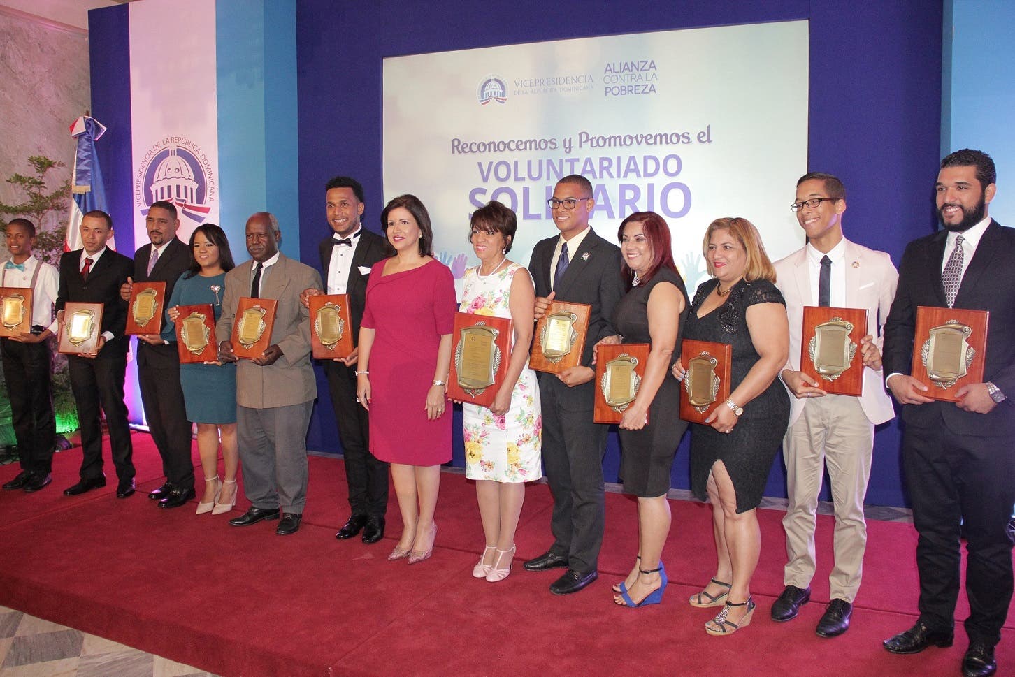 Margarita Cedeño entrega quinta versión Premio Voluntariado Solidario