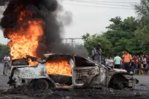 Toque de queda frena violencia en Honduras; oposición busca acelerar conteo de votos