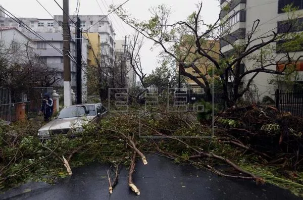 Sube a 64 la cifra de muertes vinculadas con paso de huracán María por Puerto Rico