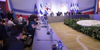 Empieza cumbre del Sica con ausencia de última hora del presidente hondureño