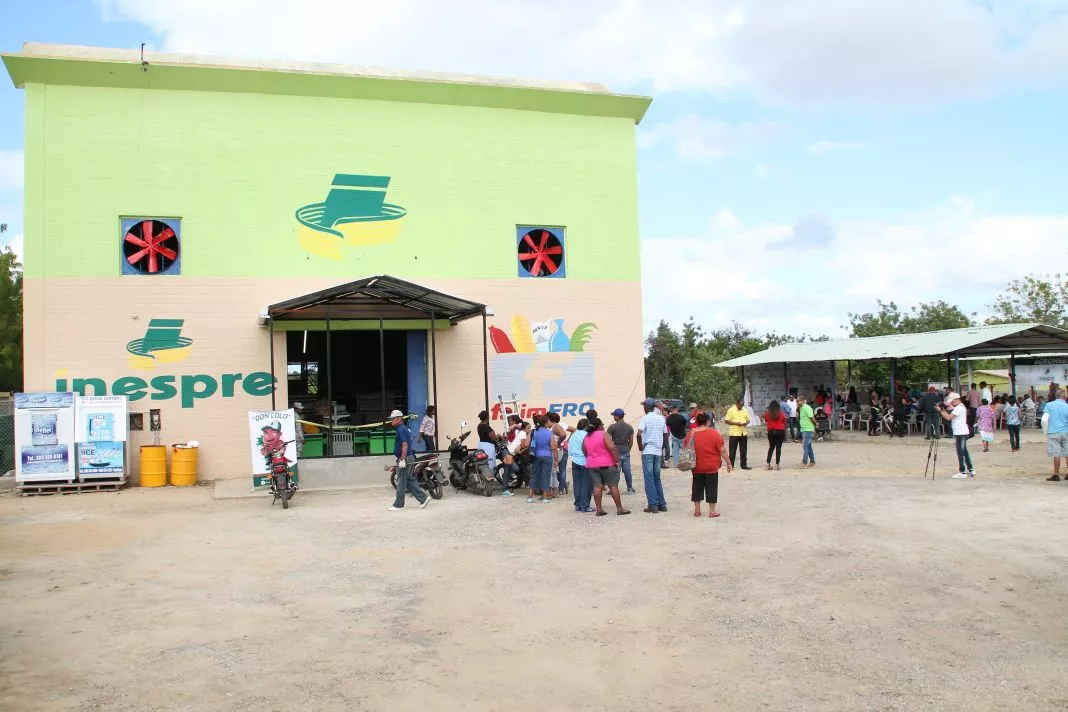 Inespre inaugura nuevo súper-agromercado en Montecristi