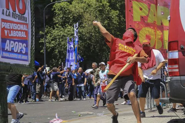 Huelga y marcha en Argentina contra reforma de pensiones