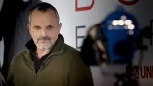 Miguel Bosé publica con su fundación un libro sobre la paz