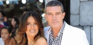 Antonio Banderas respalda a Salma Hayek- su honestidad da crédito a sus palabras