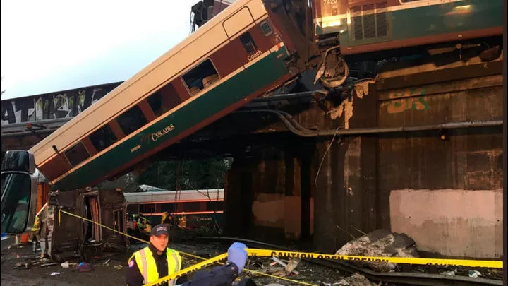 Un tren se descarrila en EE.UU y deja varios muertos