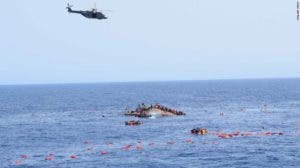 Al menos 25 muertos en un naufragio de migrantes ante costas libias