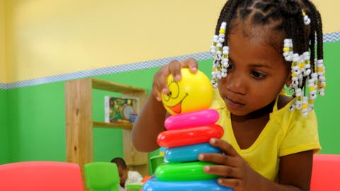 ¿Conoce los juguetes adecuados para cada edad de tus niños y niñas? Aquí te compartimos algunas sugerencias que hace el INAIPI