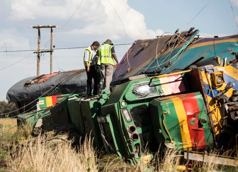 Choque de trenes deja al menos 200 heridos en Sudáfrica