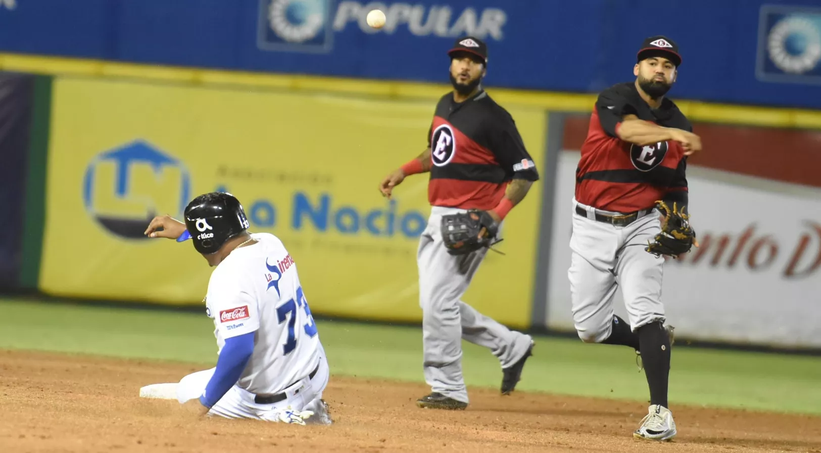 Los Leones y Águilas triunfan Round Robin