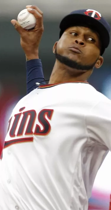 Ervin Santana y Adalberto Mejía serán claves en rotación de los Mellizos