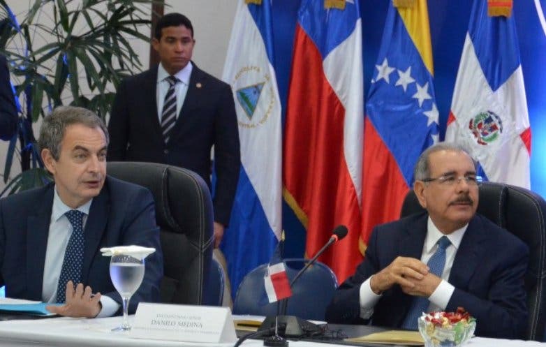 Gobierno y oposición de Venezuela continúan diálogo en Santo Domingo