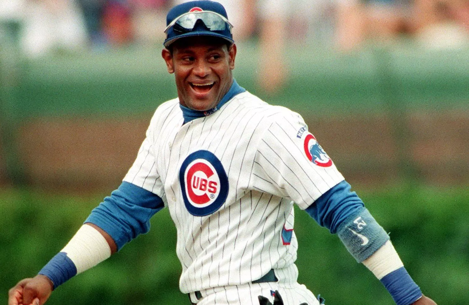 Dueños de los Cachorros quiere que Sammy Sosa 'ponga todo en la mesa'