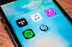 Más problemas legales para Spotify: un grupo de músicos le reclaman US$1.600 millones en una demanda por derechos de autor