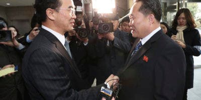 Las dos Coreas optan por aliviar la tensión en una reunión histórica