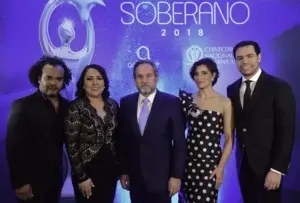 Roberto Ángel repite y Nashla Bogaert debuta como presentadores de premios Soberano