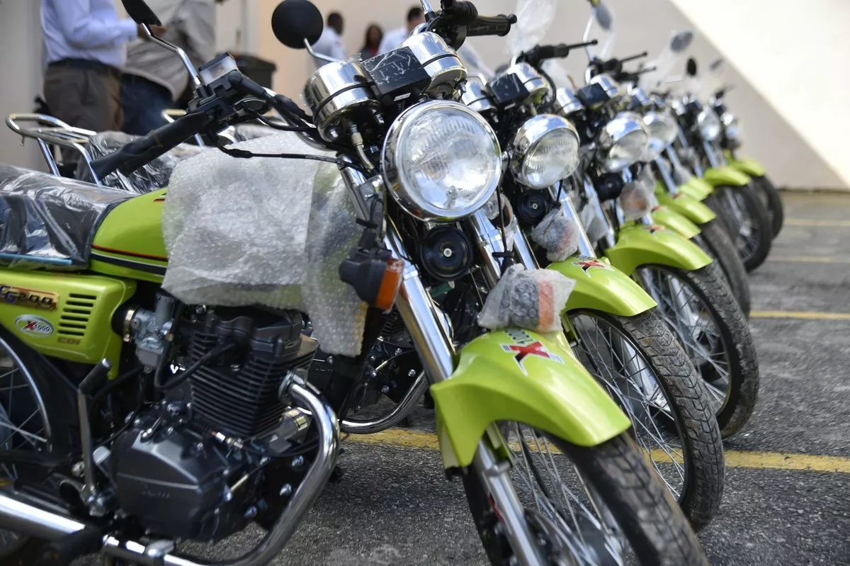 Servicio Nacional de Salud entrega motores para transportar Muestras Biológicas