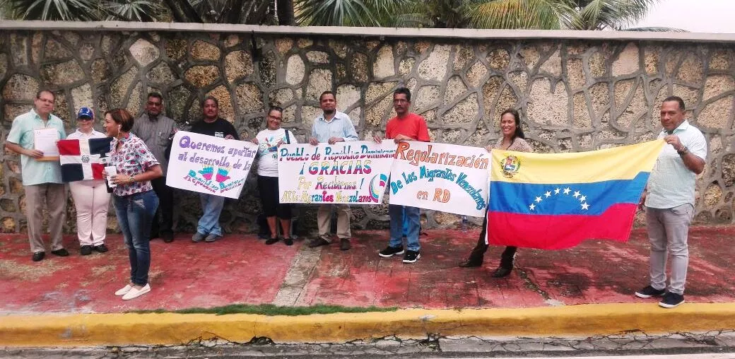 Venezolanos residentes en RD esperan mediación de Medina en conflicto venezolano abra la puerta a su regularización en el país