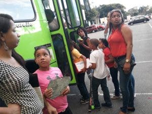 OMSA transporta niños a tarde infantil en el Jardín Botánico