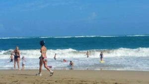 Piden instalar puestos de salvavidas en playa Cabarete ante aumento de personas ahogadas