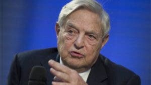 Soros es uno de los hombres más ricos del mundo, según la revista Forbes. 