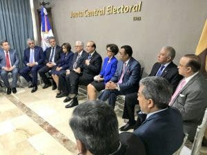 Inicia reunión de la JCE con presidentes de los partidos políticos